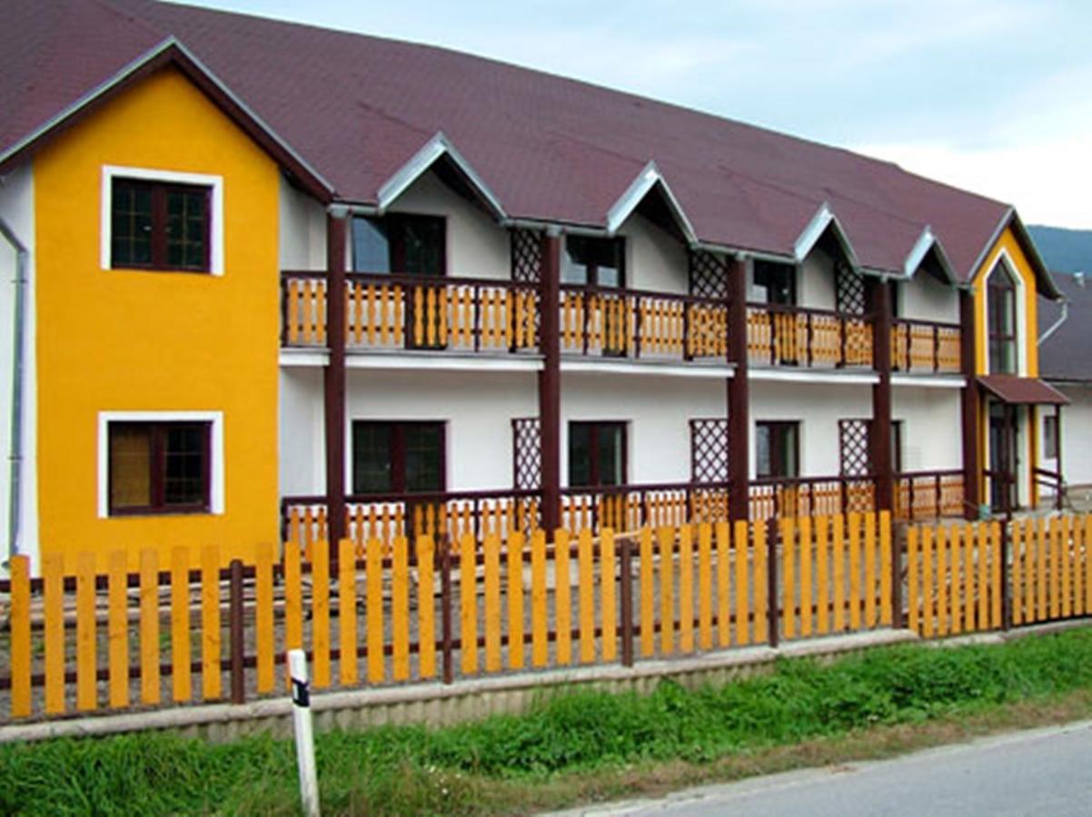 Motel Pod Stromisom Vlachovo Dış mekan fotoğraf